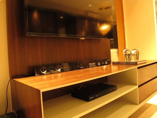 Balmoral Showflat modern-living-room
