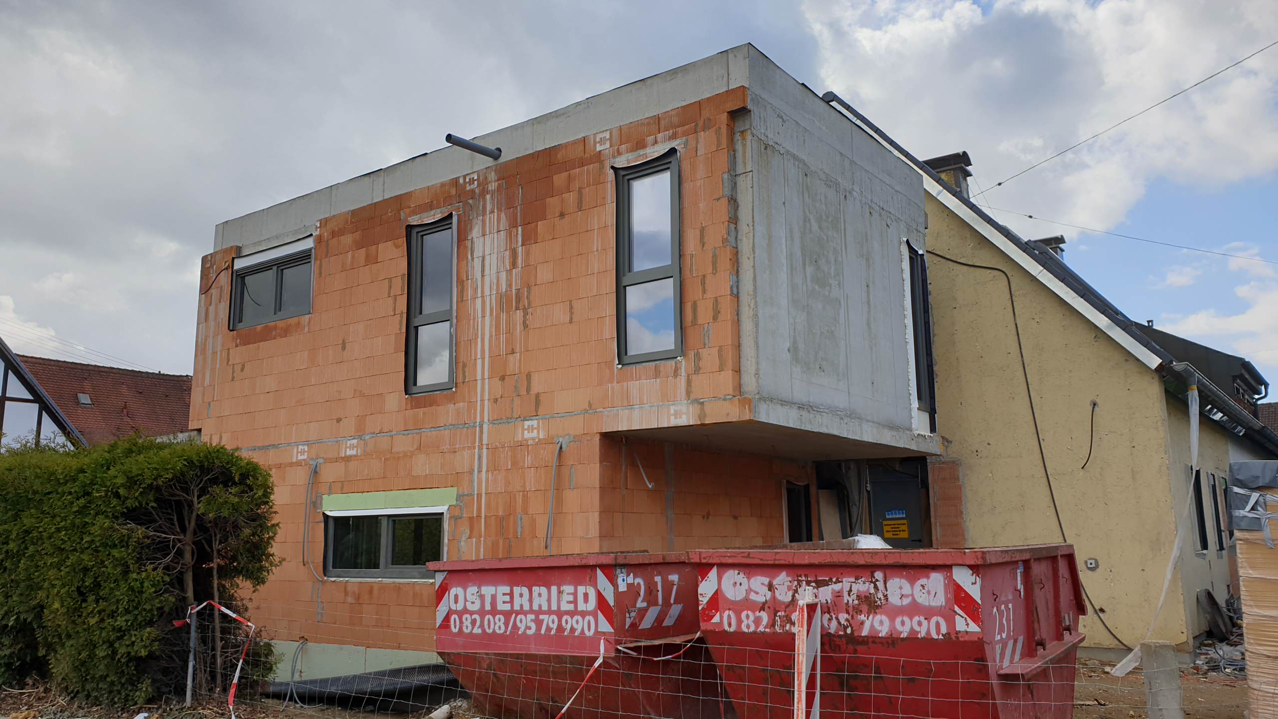 Moderne Fenster eingebaut
