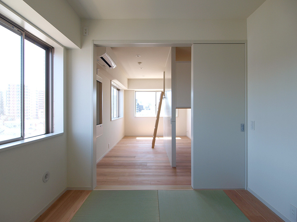 東京23区にあるミッドセンチュリースタイルのおしゃれな寝室のインテリア