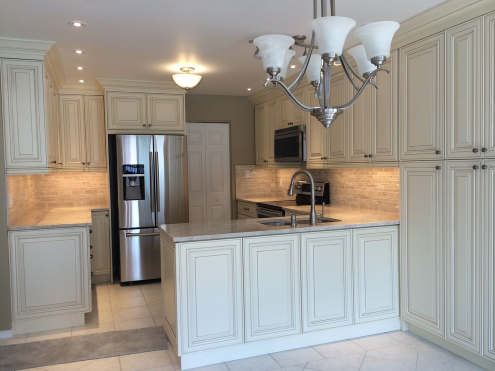 Kitchen - kitchen idea in Ottawa