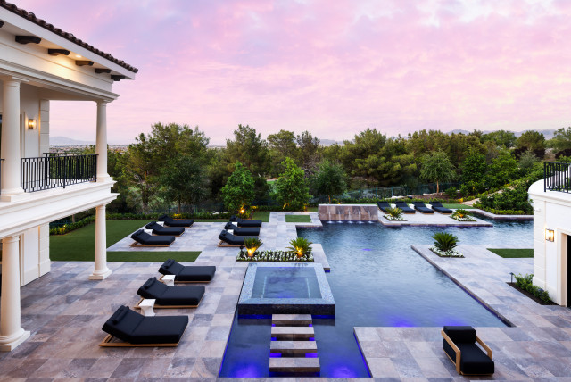 Contemporary contemporary-pool