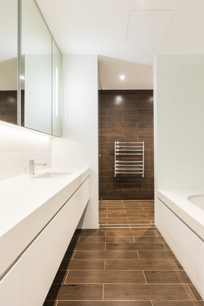 Photo of an eclectic bathroom in Sydney.