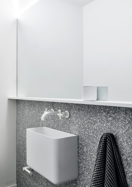 Carlton House contemporary-toalett