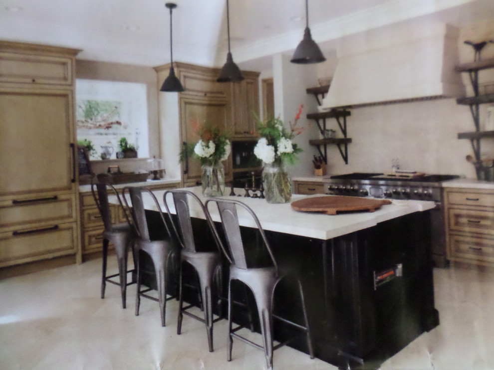 Transitional kitchen photo in Orange County