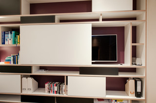 Gästezimmer, Homeoffice und Sauna in einem Raum - Modern - Keller