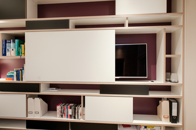 Gästezimmer, Homeoffice und Sauna in einem Raum - Modern - Keller