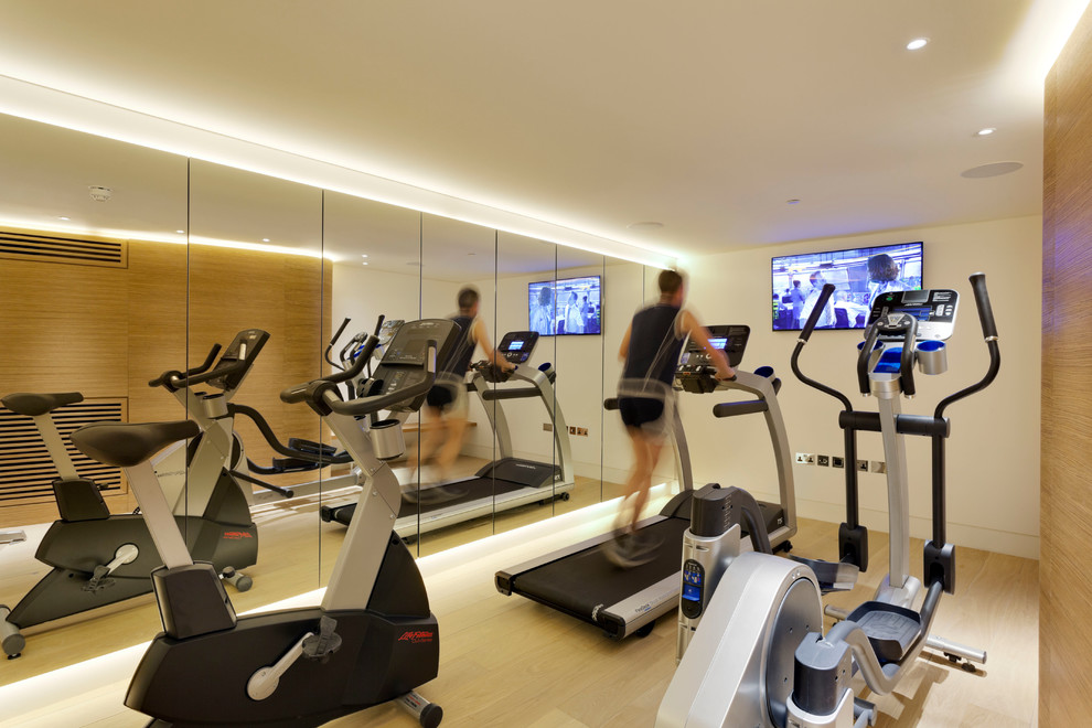 Moderner Fitnessraum in London