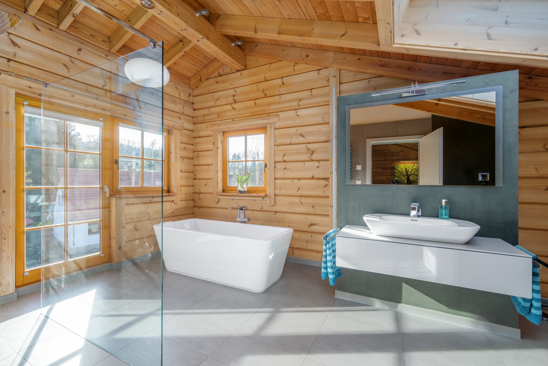75 Badezimmer mit Holzdecke Ideen & Bilder - Mai 2022 | Houzz DE