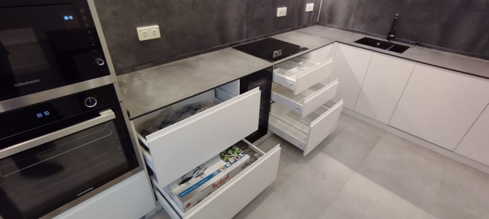 Шкафы и кухня