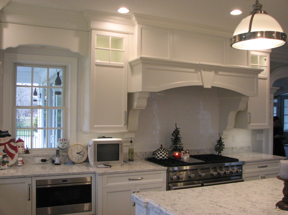 Home design - transitional home design idea in Boston