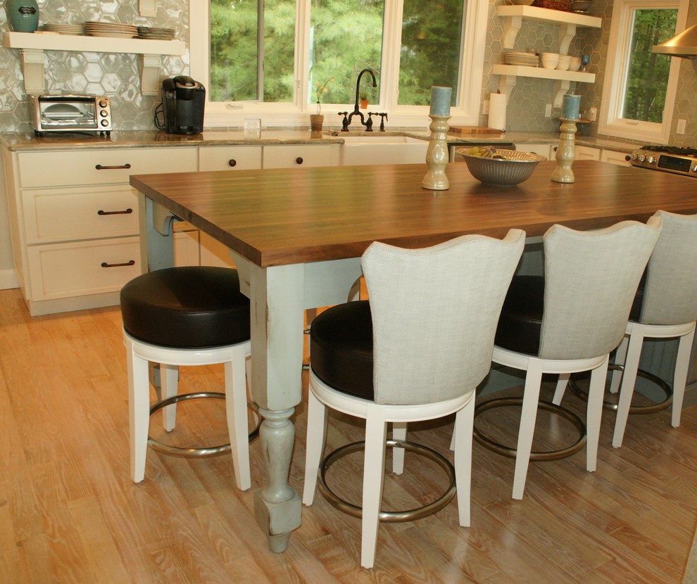 Home design - transitional home design idea