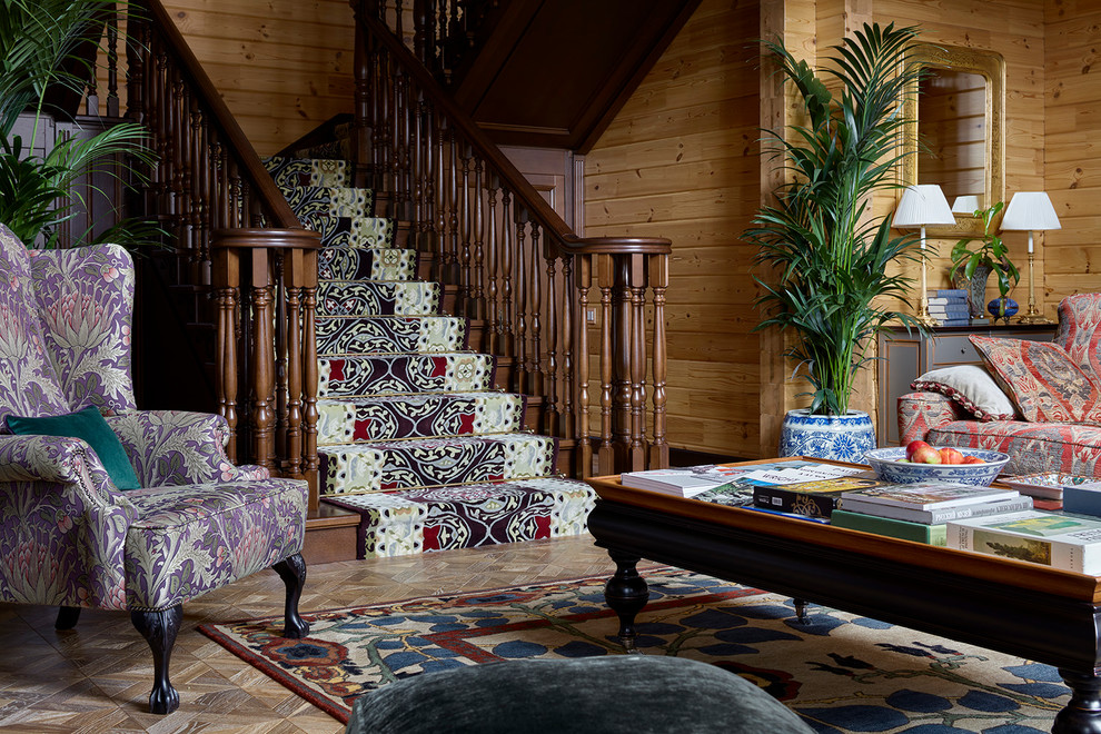 Лестница в доме из клееного бруса