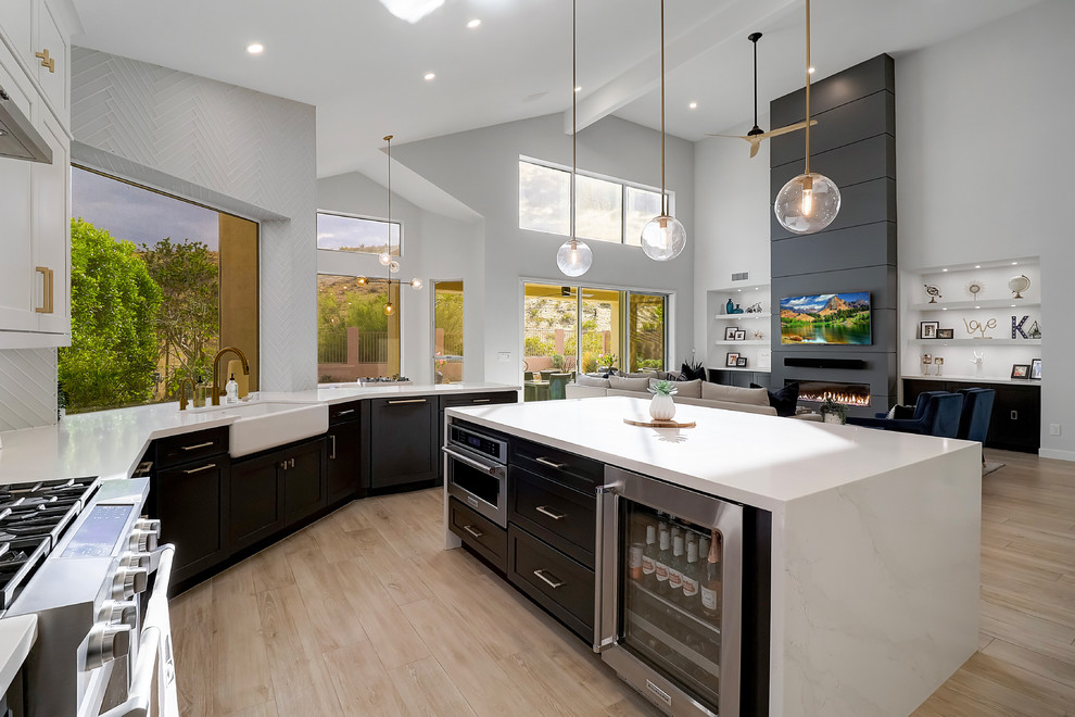 Transitional kitchen photo in Phoenix