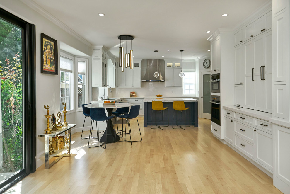Example of a transitional kitchen design in San Francisco