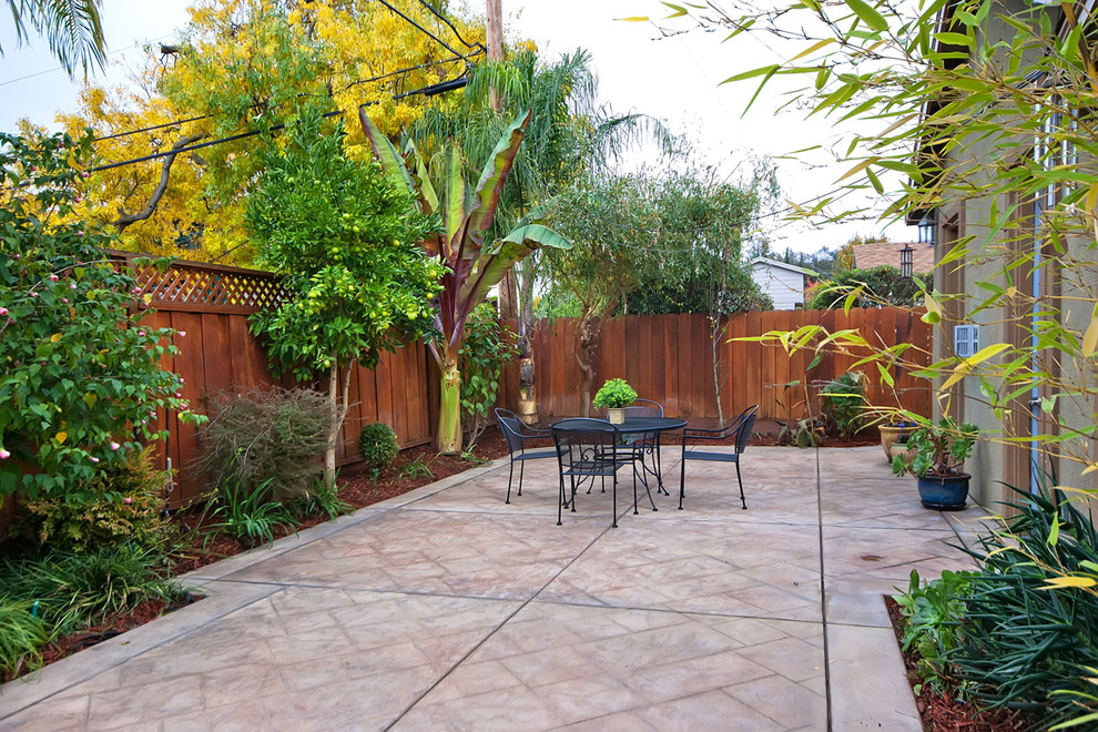 Inspiration for a traditional backyard patio in San Francisco.