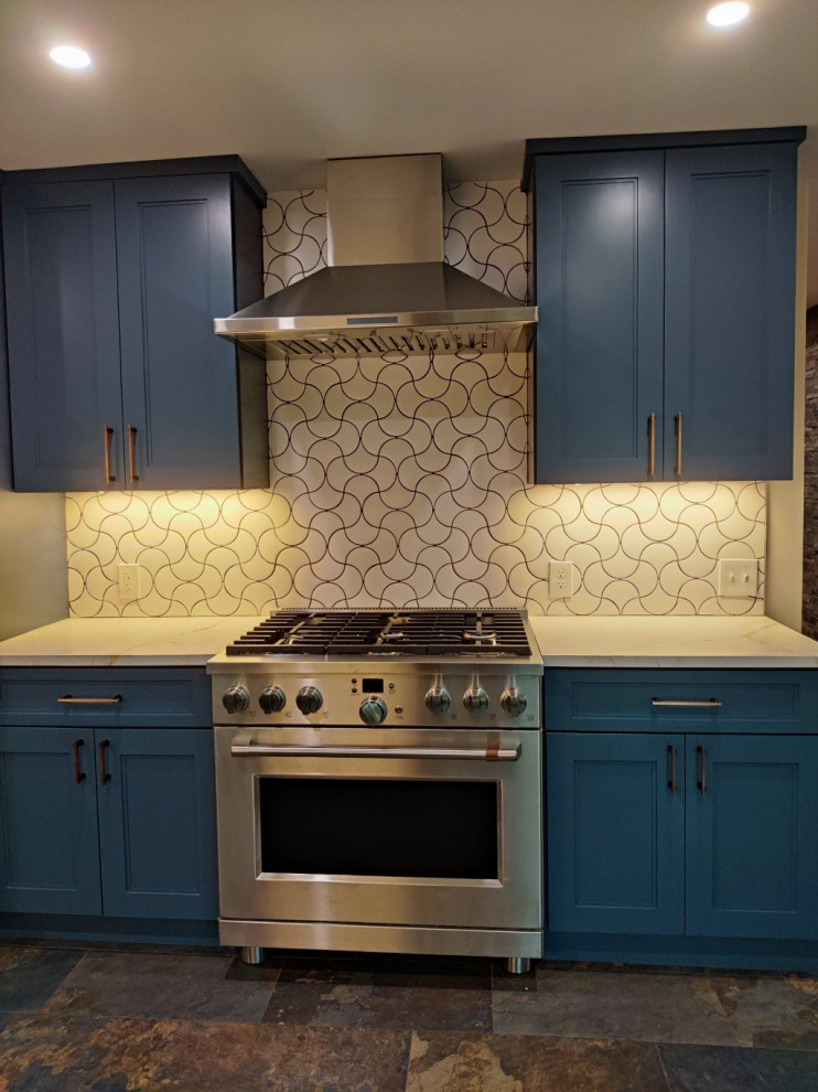 Inspiration for a rustic home design remodel in Bridgeport