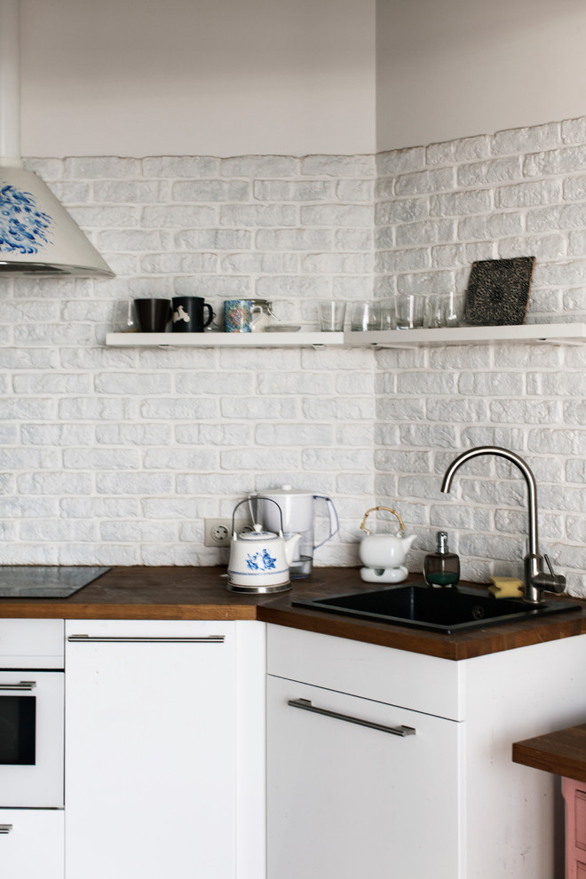 ЮН/на Алабяна