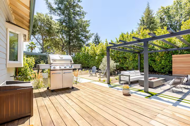 Sebastopol Backyard Retreat