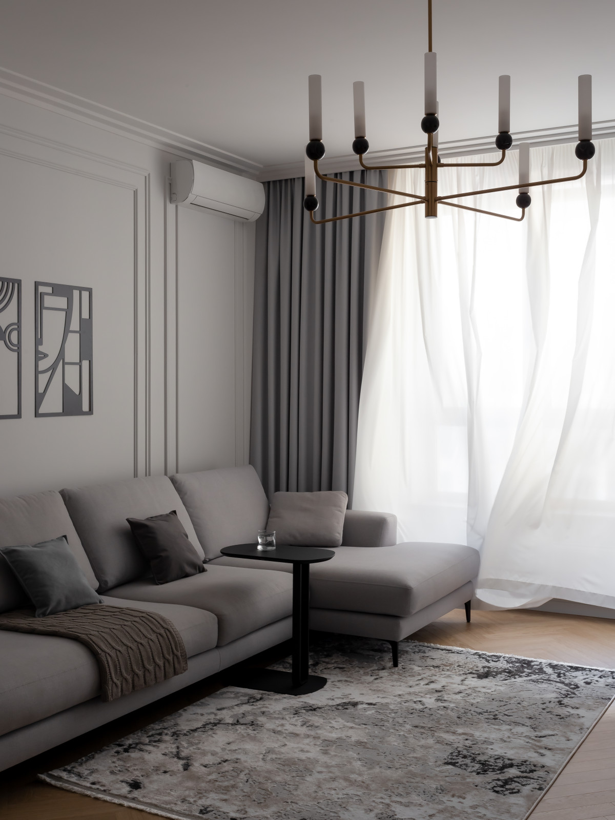 Графичный "Черно-белый" интерьер для студентки архитектурного ВУЗа