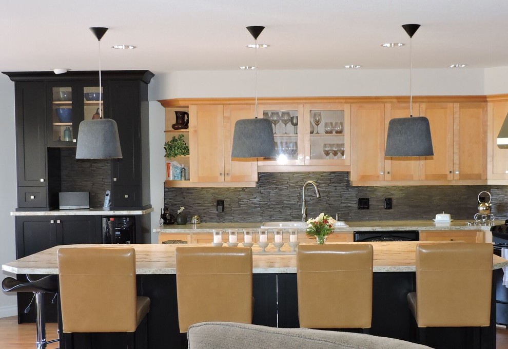 Transitional kitchen photo in Vancouver