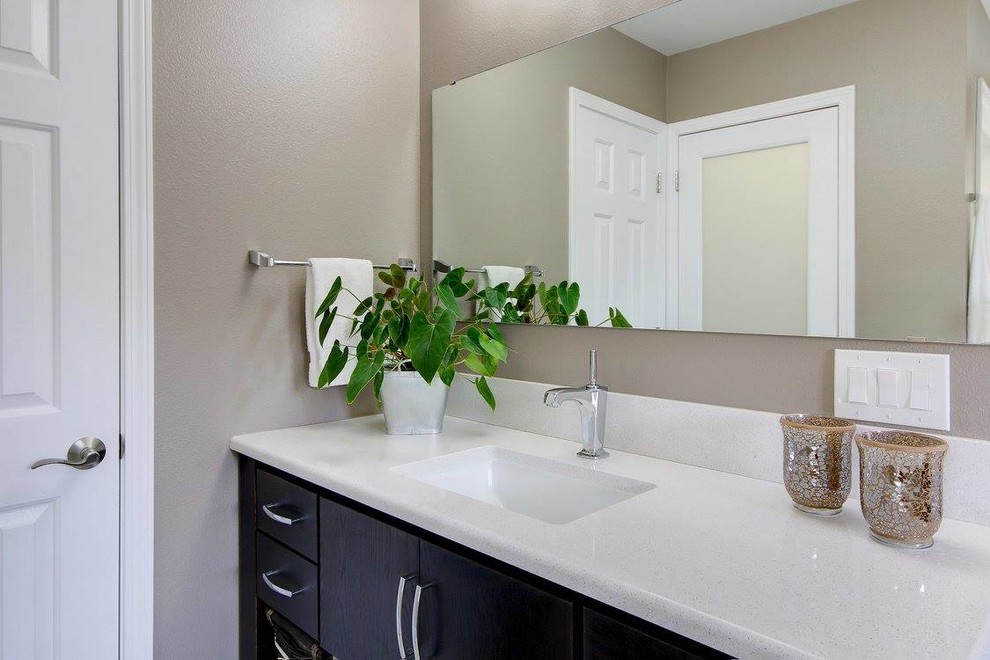 Home design - transitional home design idea