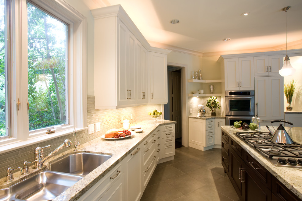 Inspiration for a transitional kitchen remodel in Houston