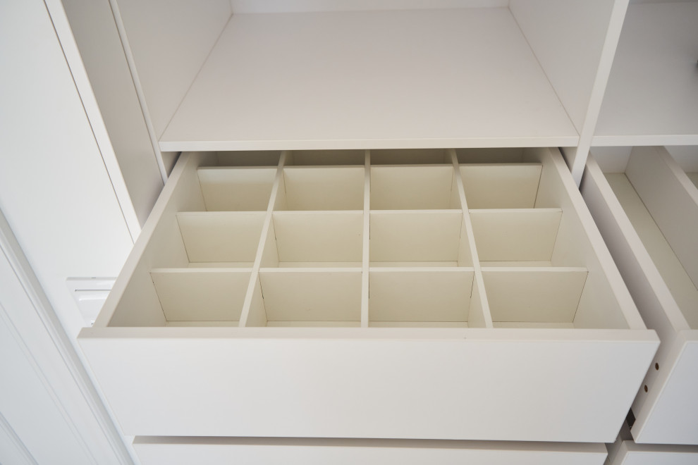 Белый шкаф-купе raumplus