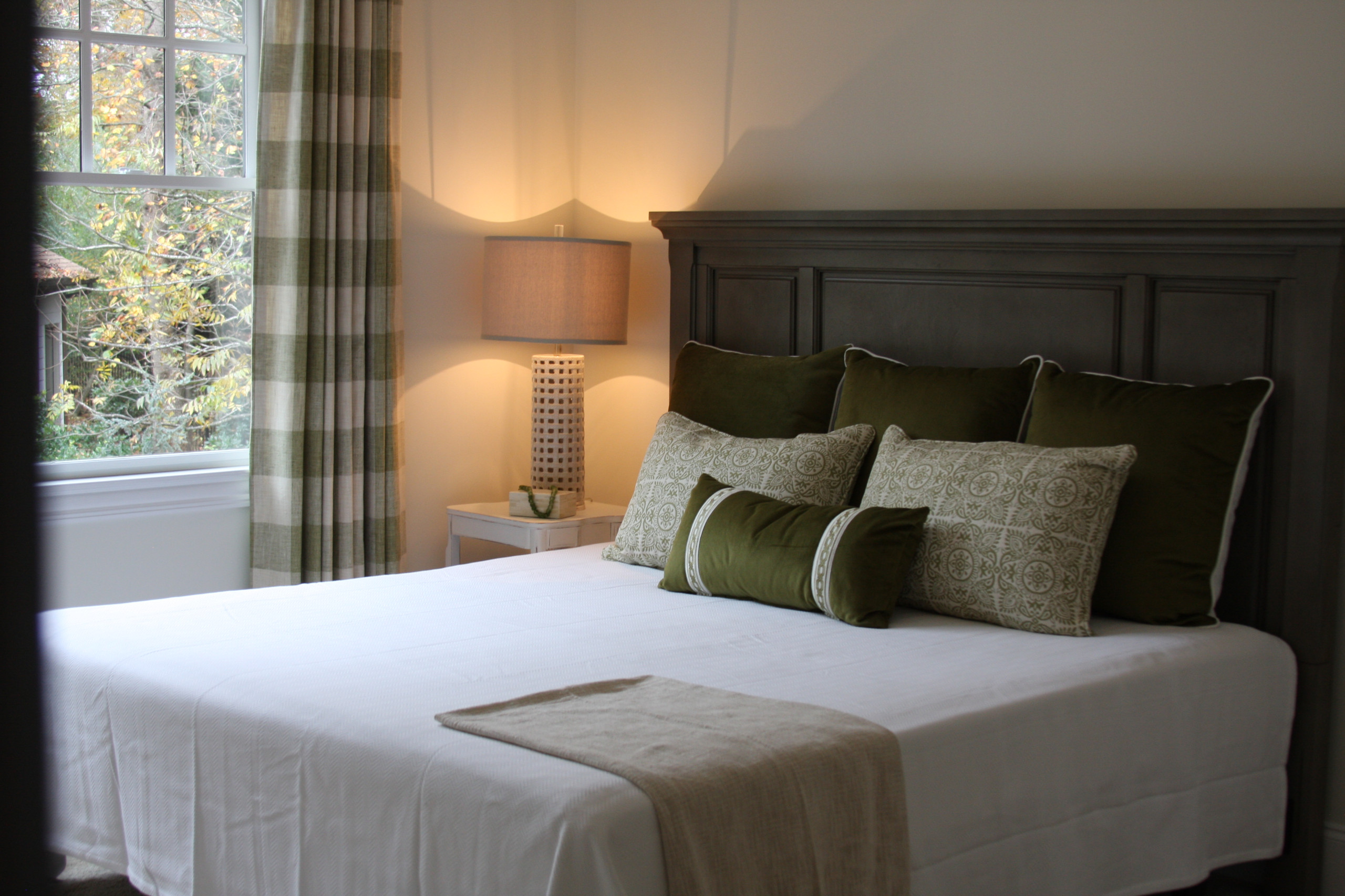 The Manor - Bedroom