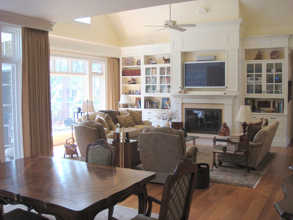 This is an example of a traditional family room in Baltimore.