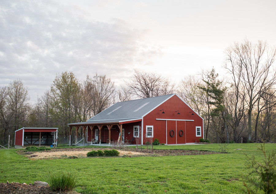 Large country detached barn in St Louis.