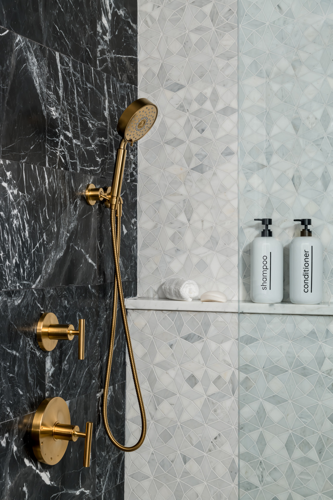 PEACHTREE CITY Modern Bathroom