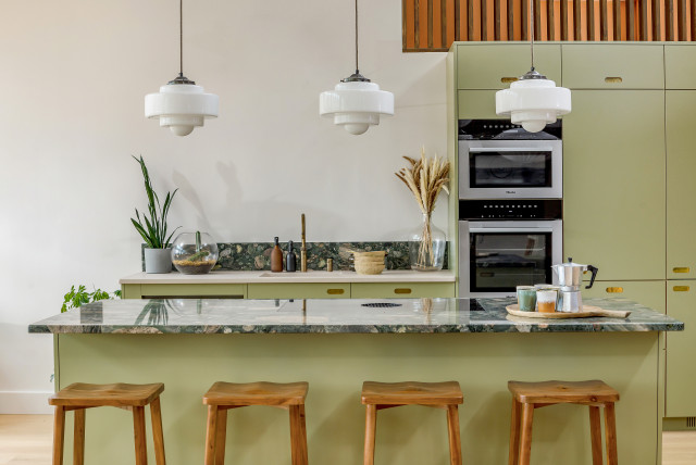 Cornwall Holiday Home retro-kitchen