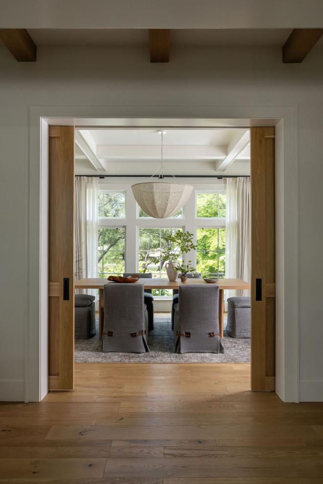 Inspiration for a timeless dining room remodel in Sacramento