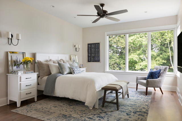 Transitional Lake Cottage klassisch-schlafzimmer