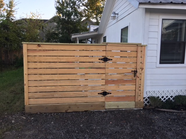 Cottage Wood Fence - Horizontal