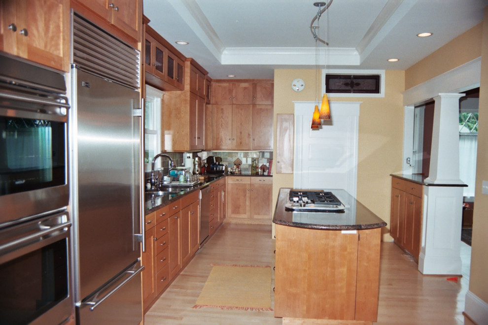Kitchen - kitchen idea in Seattle