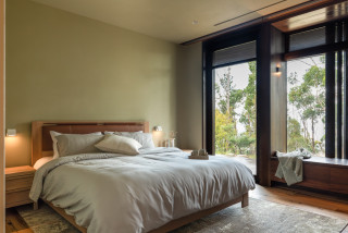 Decorating Ideas for Bedroom With Green Walls: Stunning Style Tips