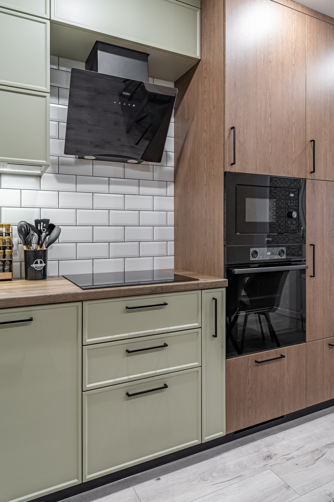 Природная Гармония: Дерево и Зелень