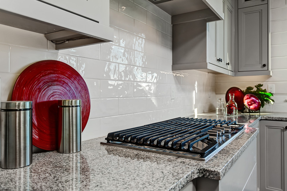 Transitional home design photo in Boise