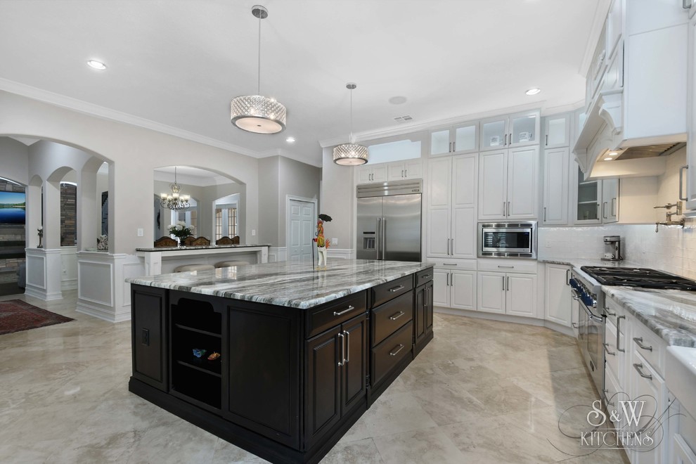 Kitchen - kitchen idea in Orlando