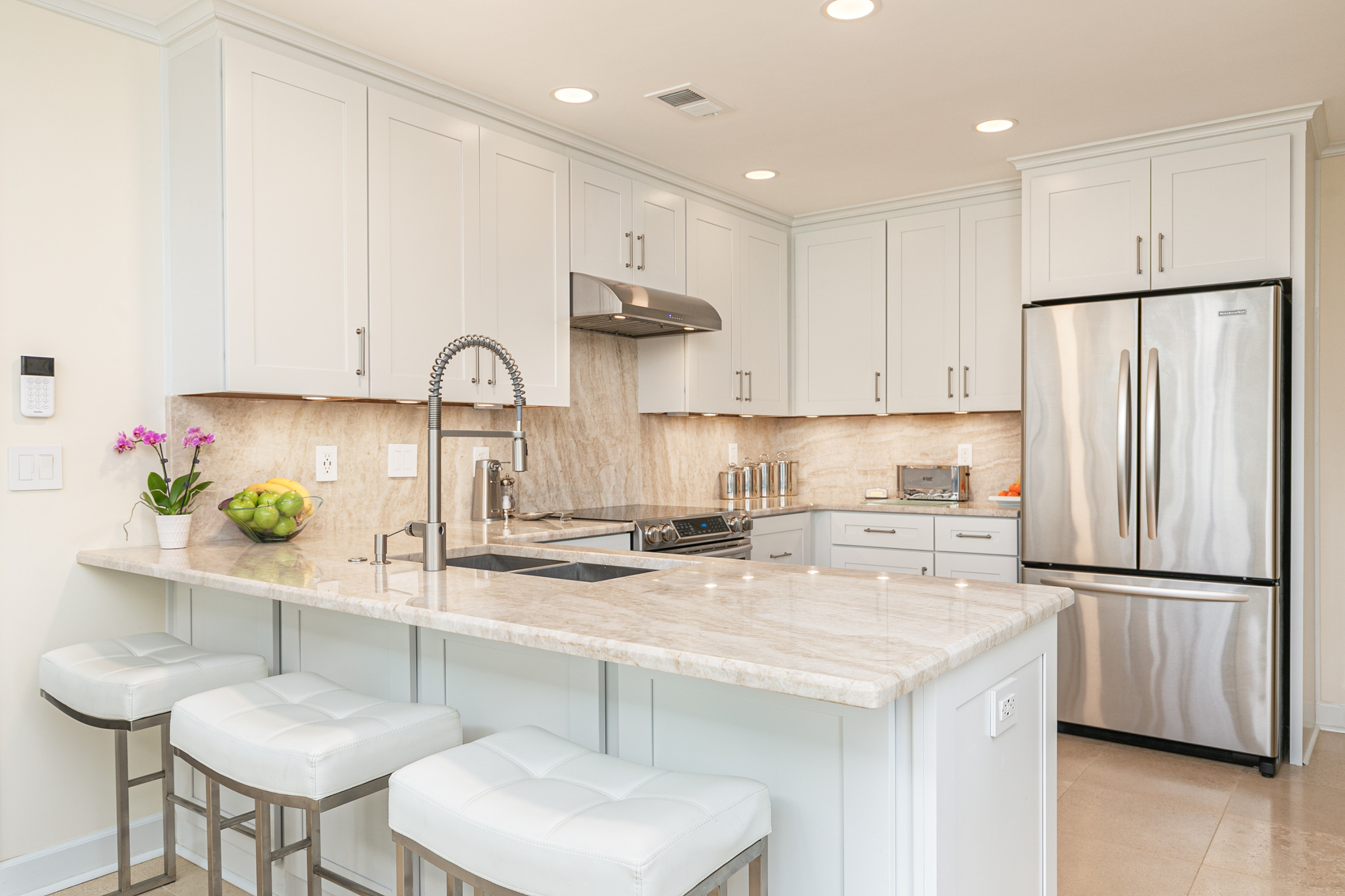 New kitchen with Bar