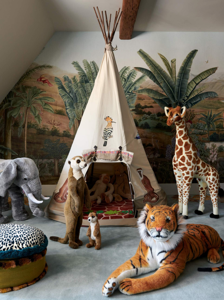 На фото: большая детская в современном стиле с спальным местом, бежевыми стенами, ковровым покрытием, синим полом и балками на потолке для ребенка от 4 до 10 лет, мальчика с