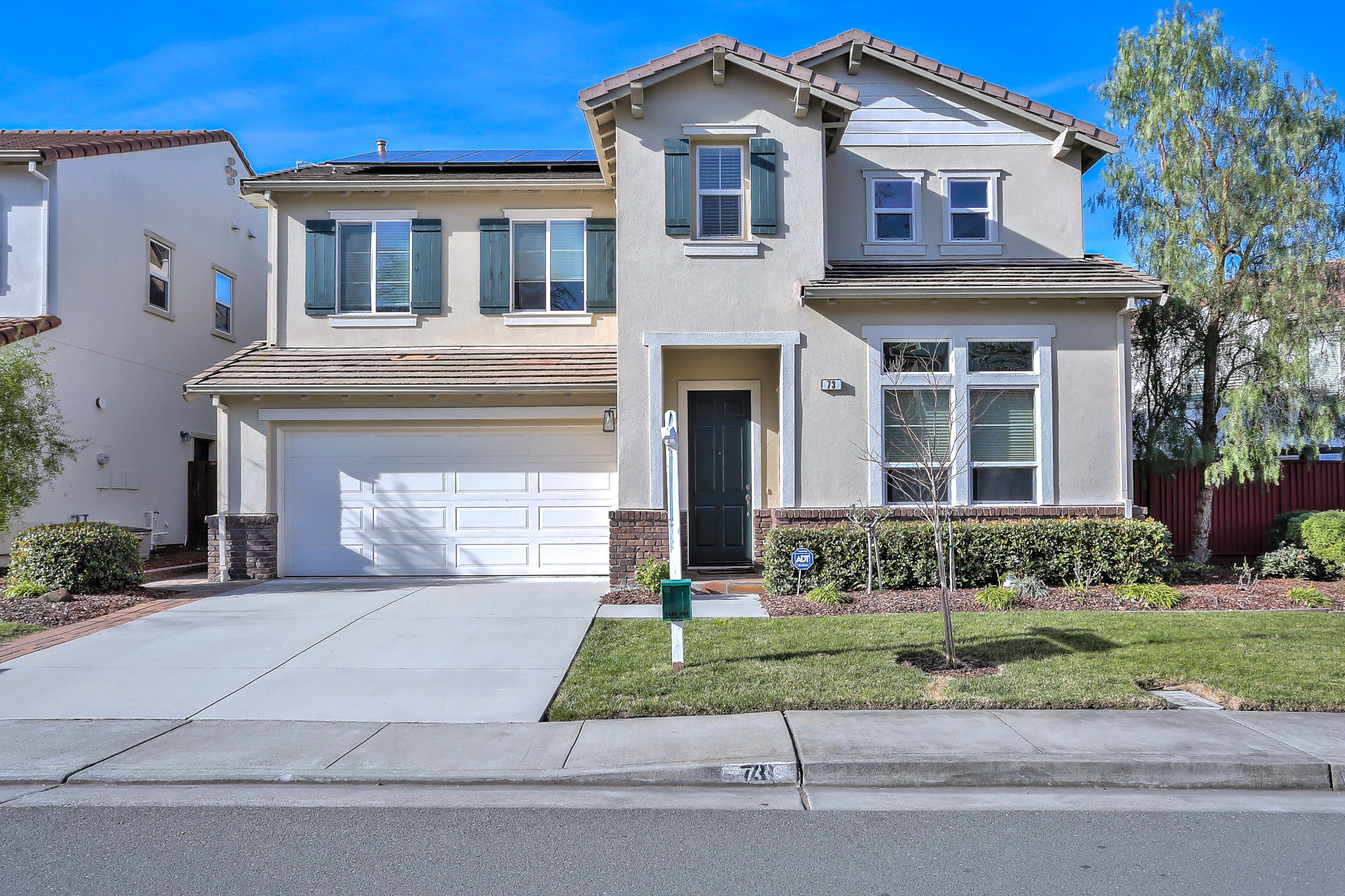 Sunny Cove Staging