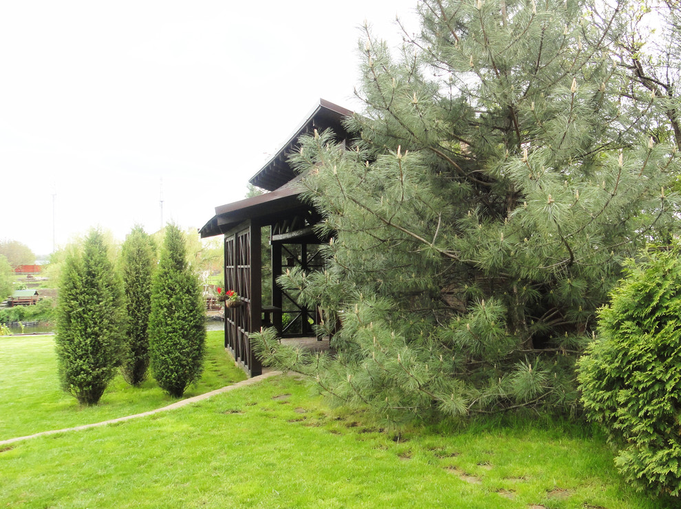 Ландшафт участка у озера