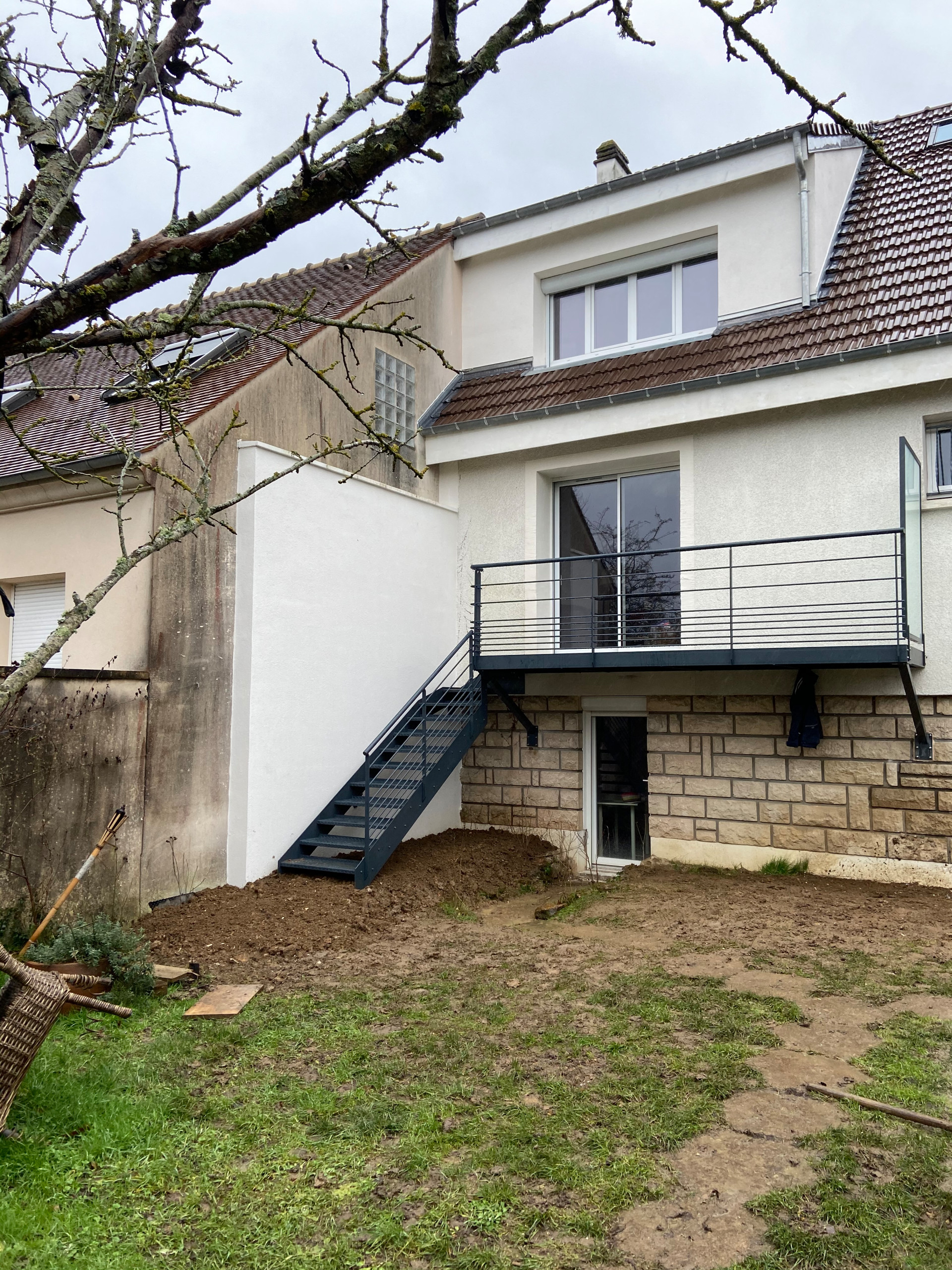 Rénovation d'une maison individuelle, intérieur et toiture