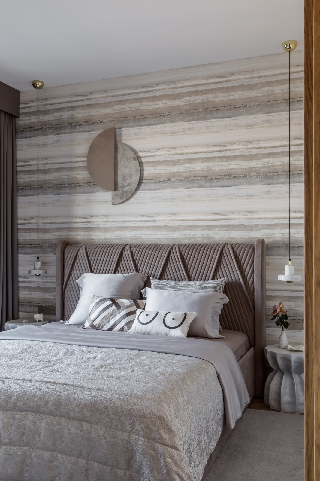 Дом с синими человечками