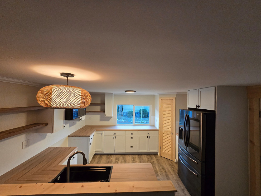 Home design - rustic home design idea in Los Angeles