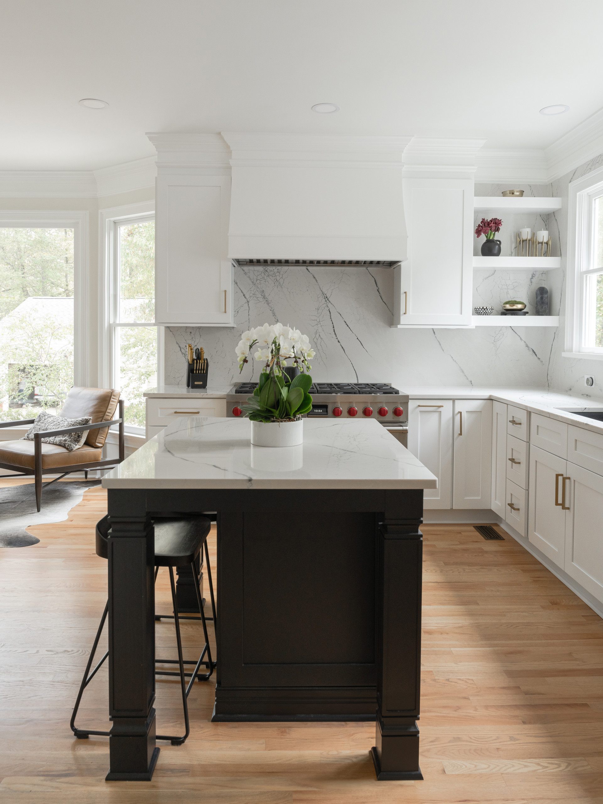 PEACHTREE CITY Clean and Modern Kitchen
