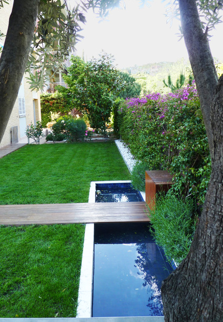Private Garden at Esplugues - Barcelona contemporary-garden