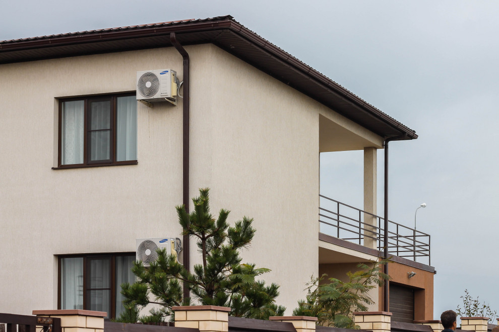 Прогулка по коттеджному поселку на Черном море. Экстерьер